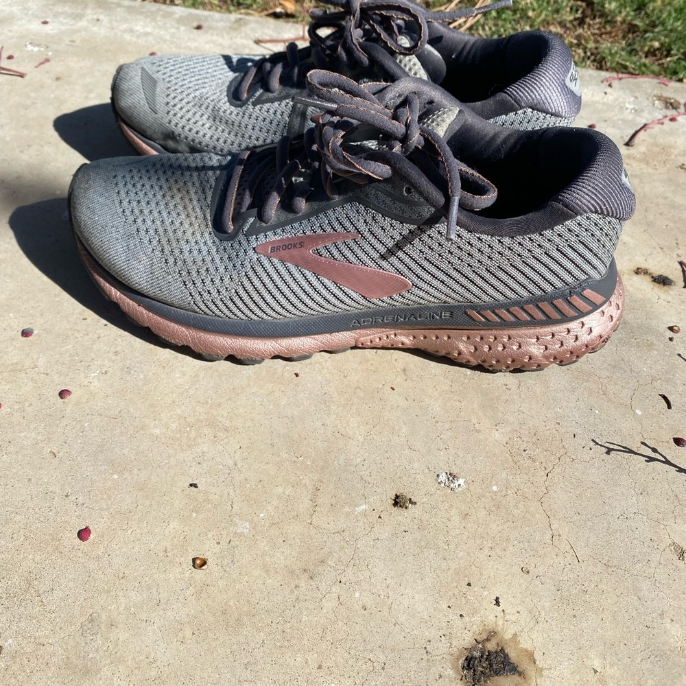 Brooks rose gold sneakers